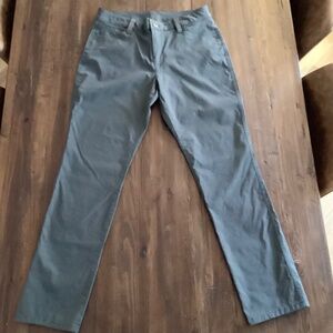 Eddie Bauer Women’s Gray Stretch Pants Size 10 | Nylon Spandex Travel Outdoor